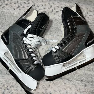 Mens hockey skates